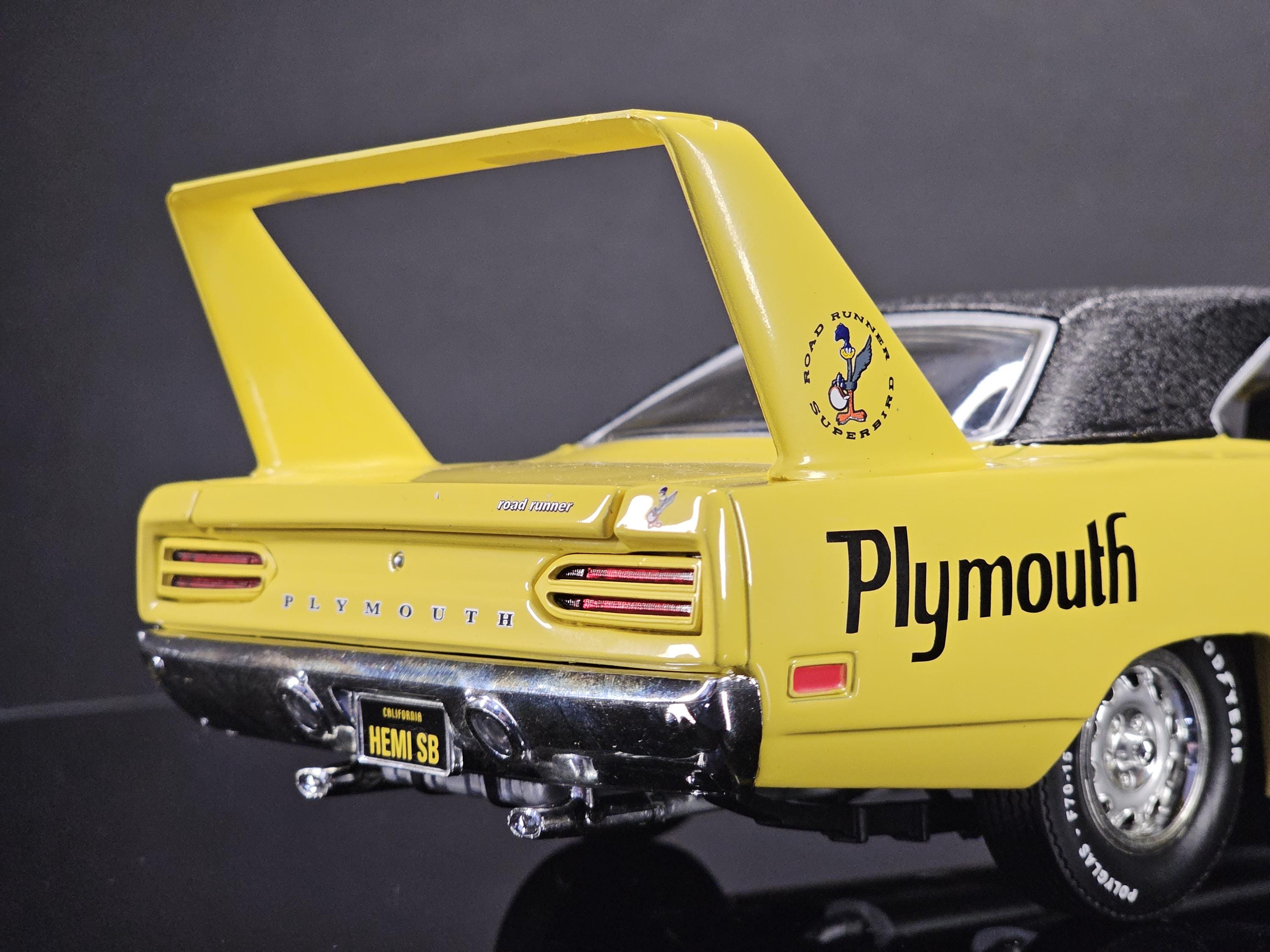Super Rare 1970 Plymouth Super Bird 426 Hemi Diecast - ERTL 1:18