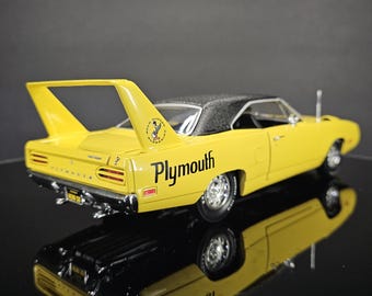 Super Rare 1970 Plymouth Super Bird 426 Hemi Diecast - ERTL 1:18