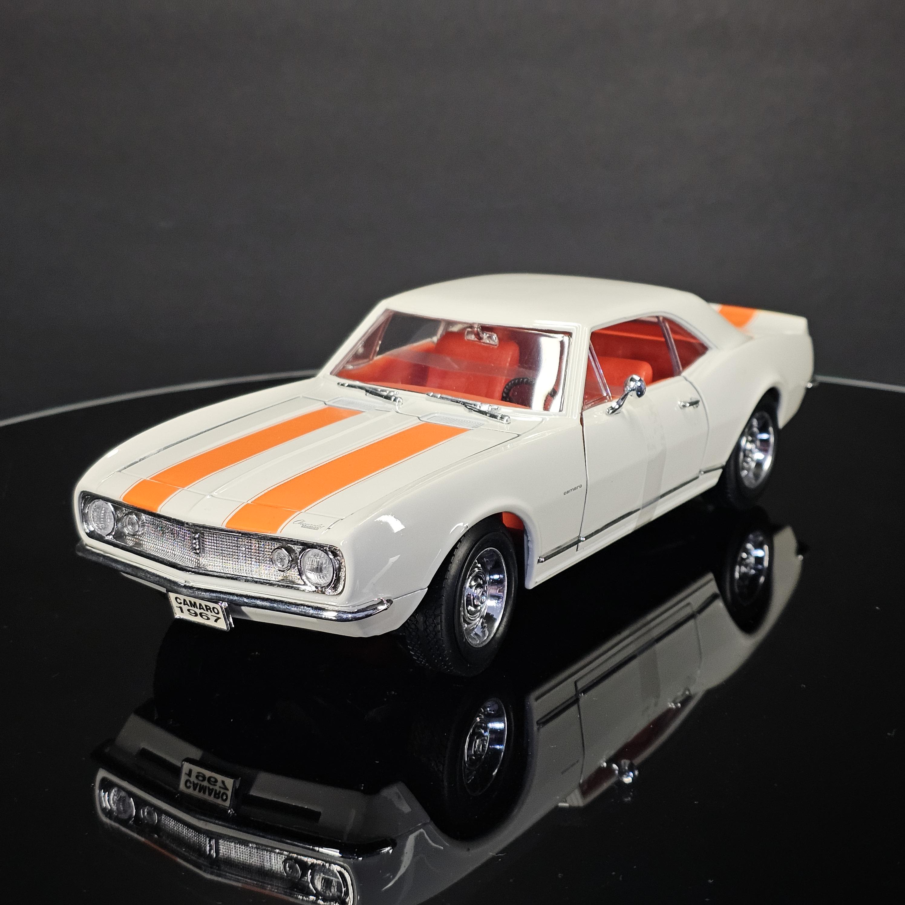 1967 Chevrolet Camaro Z-28 1/18 Scale - Road Signature White and