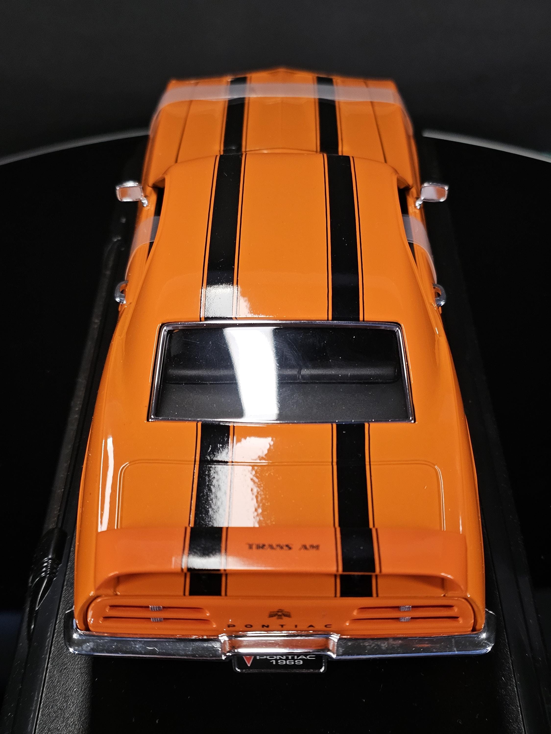 1969 Pontiac Firebird Trans Am 1/18 Scale Diecast Model Car | Road