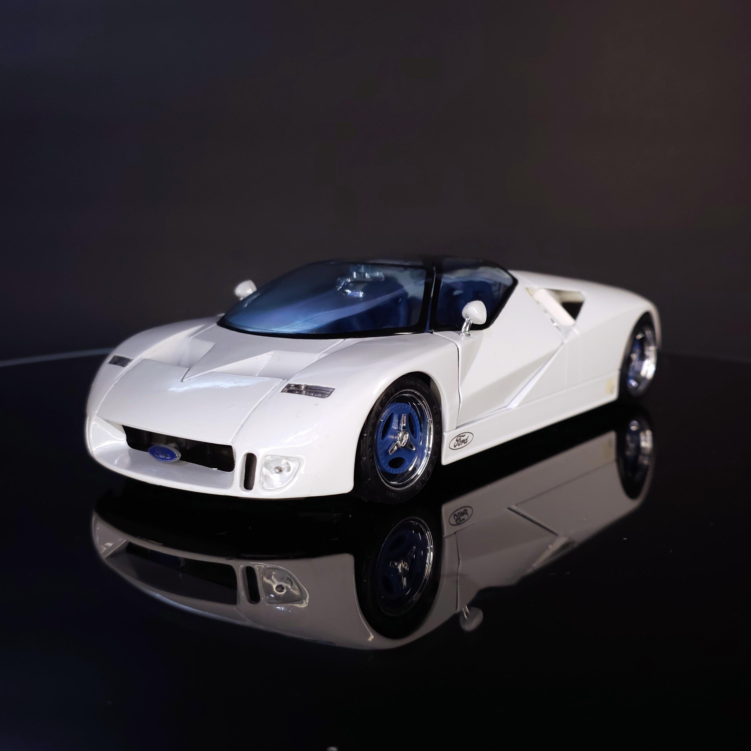 自動車 PROVENCE MOULAGE Ford GT90 1/43 Maisto Ford GT90 Diecast Model Car, White Special Edition (1:18