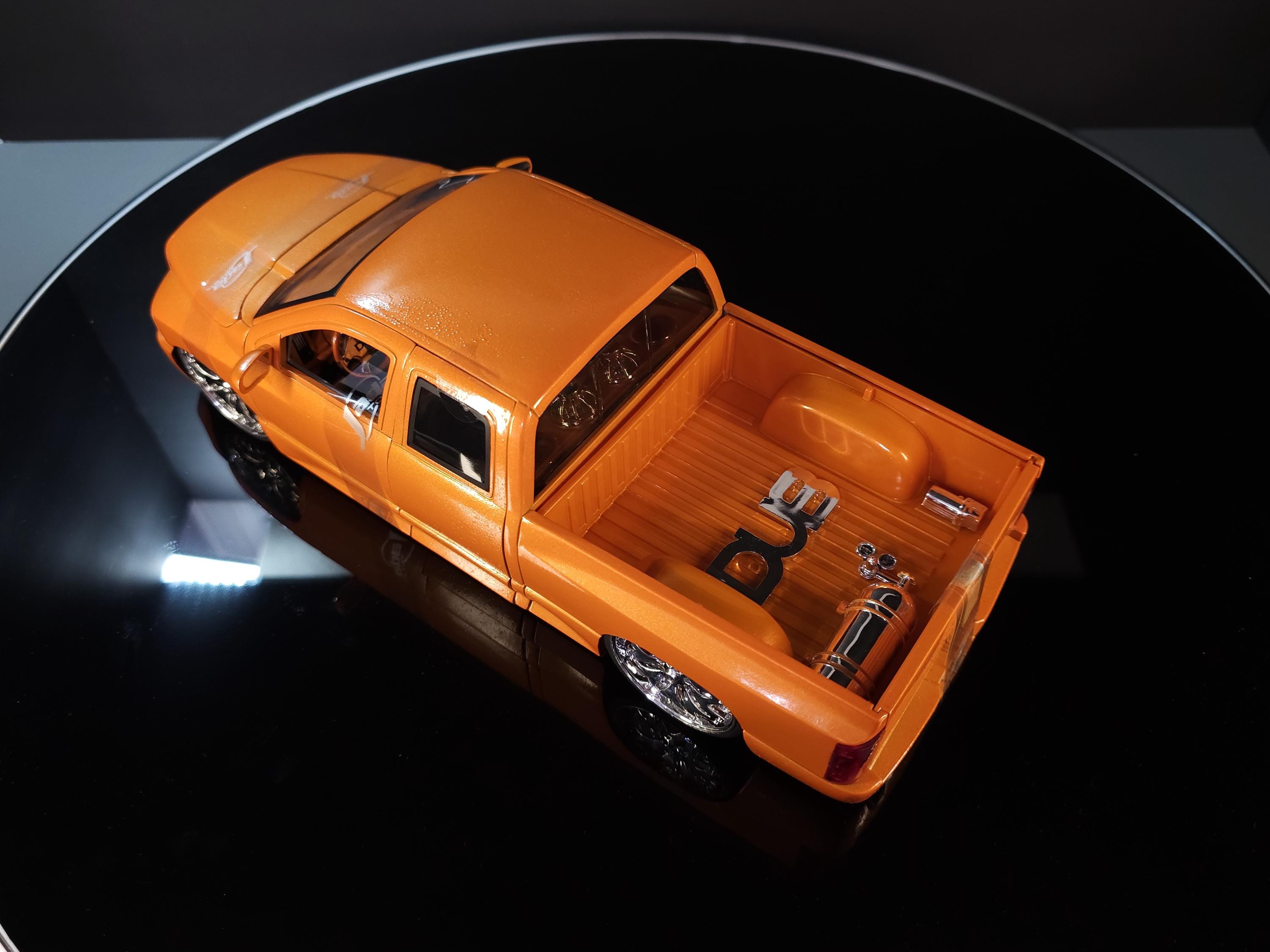 ミニカー DUB CITY DODGE RAM 1:18 Jada Toys Dub City Big Ballers Dodge RAM 1500 Orange 1:18 Diecast