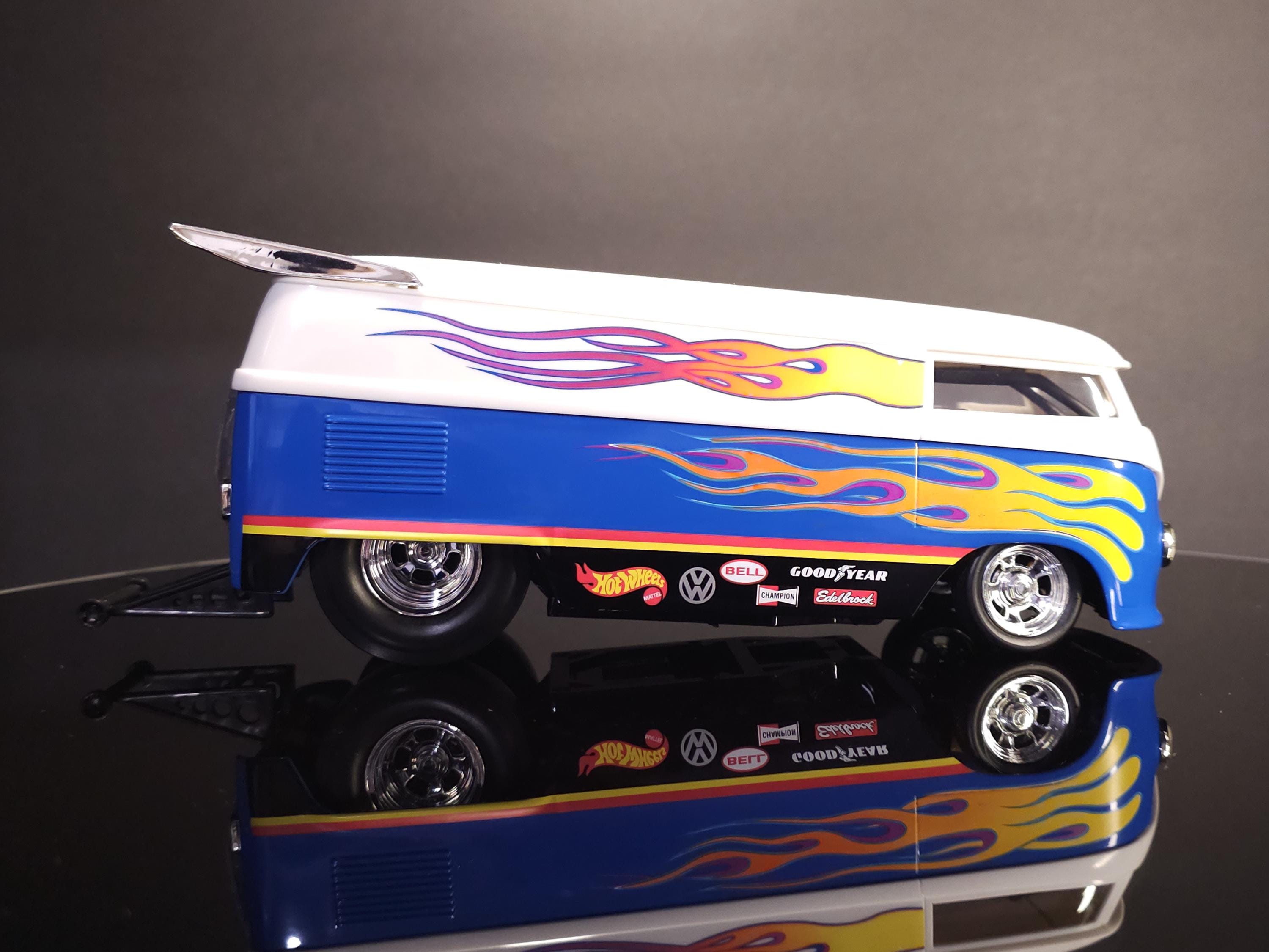 ホットウィール CUSTOMIZED VW Drag Bus New Box Hot Wheels 1/18 Customized VW Drag Bus - Rare Vintage