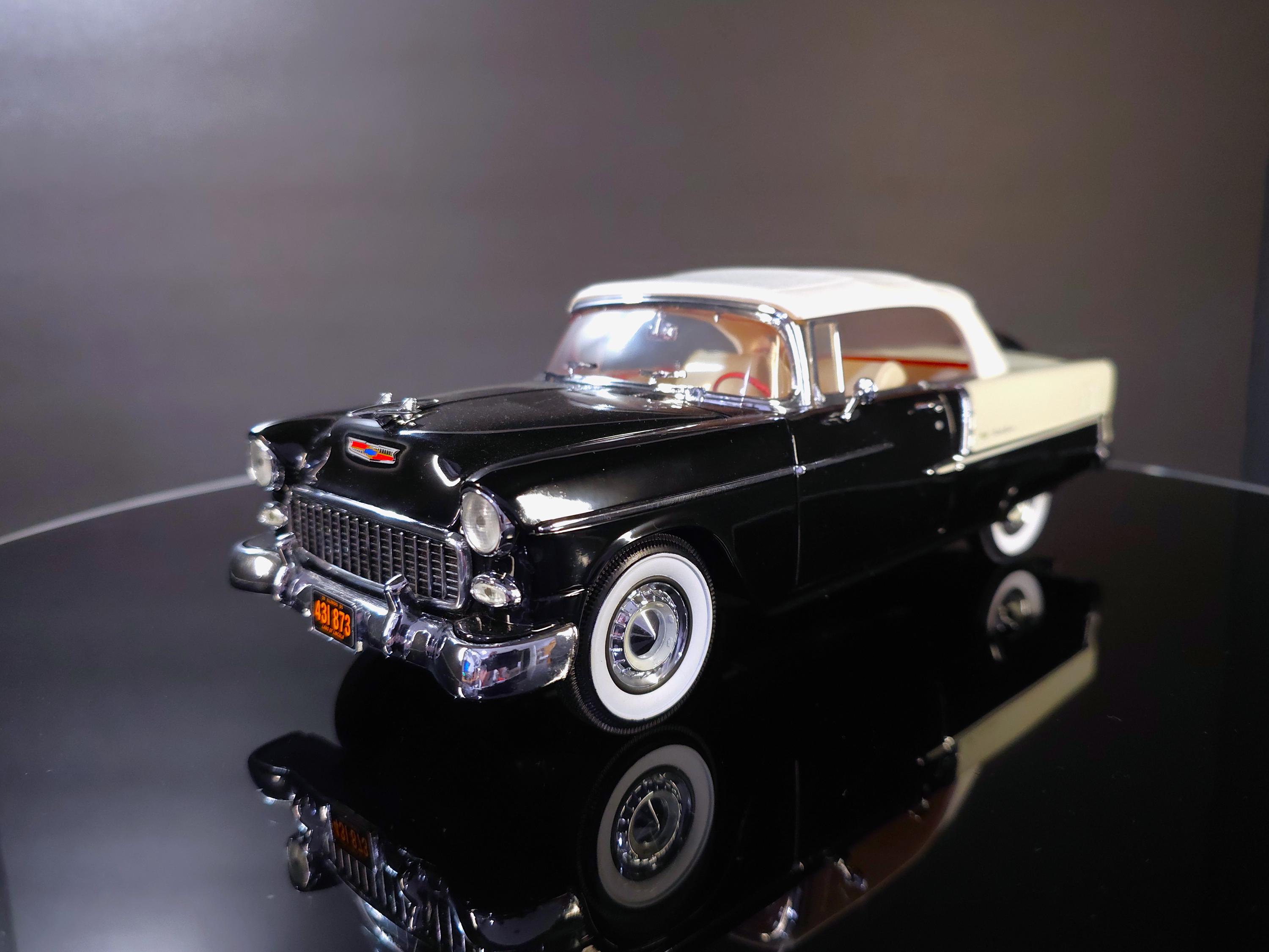 Miniature MotorMax Chevrolet Bel Air Hardtop 1957 – Noir – Échelle 1:18 – NEUVE