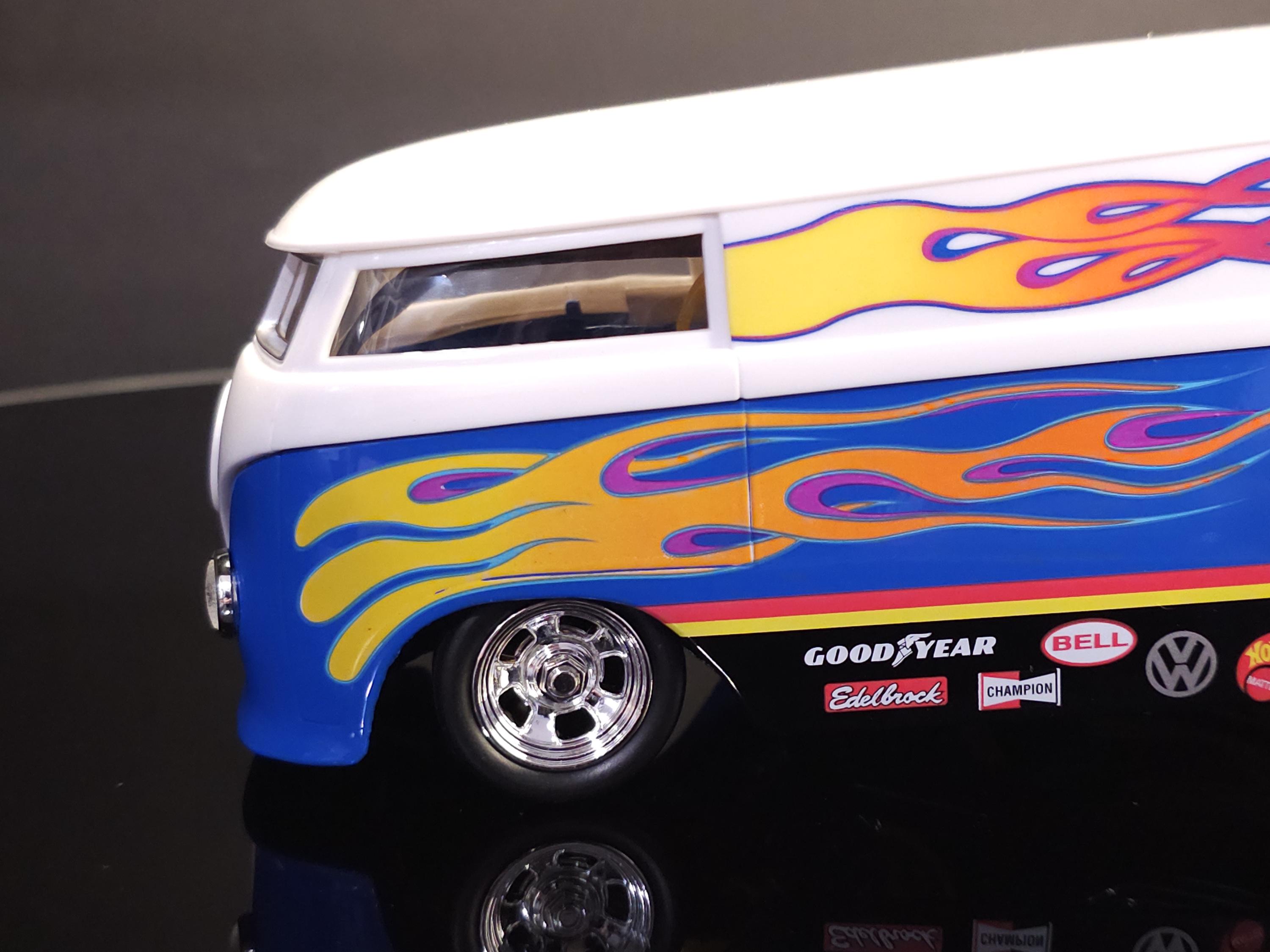 Hot WheeLs 1/18 Customized VW Drag Bus模型 New Box Hot Wheels 1/18 Customized VW Drag Bus - Rare Vintage