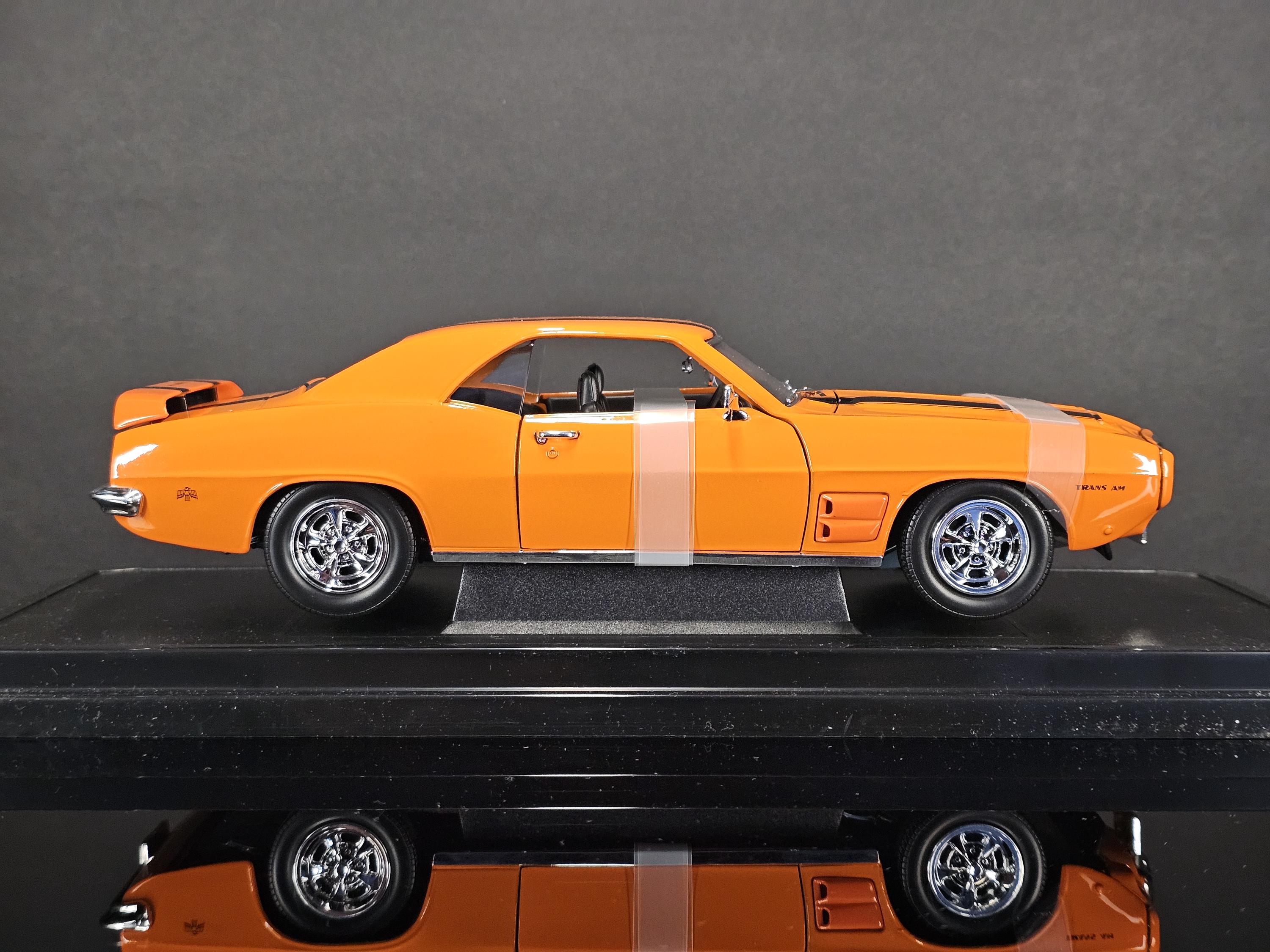 1969 Pontiac Firebird Trans Am 1/18 Scale Diecast Model Car | Road