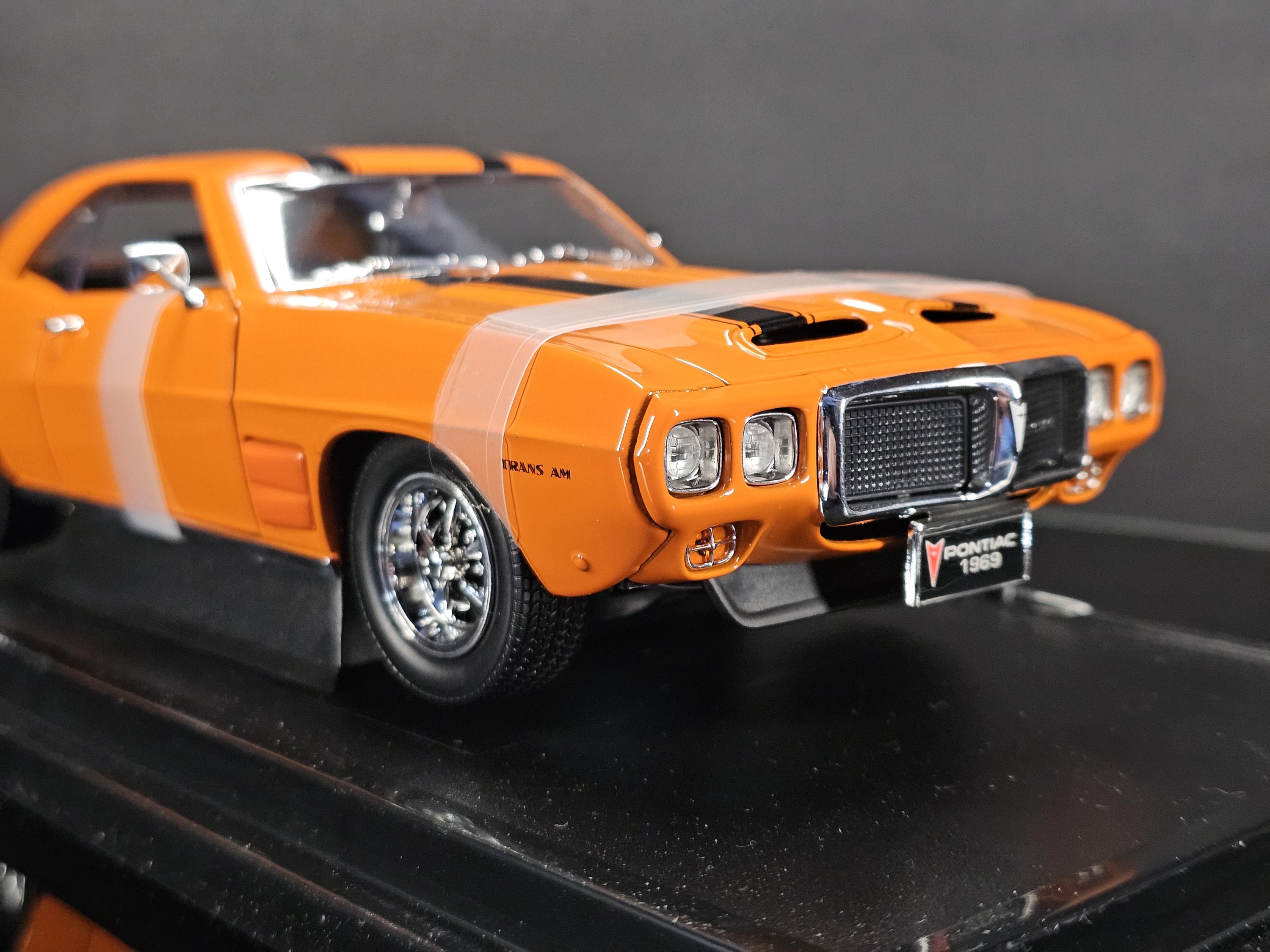 1969 Pontiac Firebird Trans Am 1/18 Scale Diecast Model Car | Road