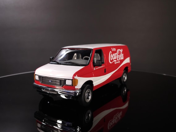 2004 FORD 1/24 フォード コカコーラ ミニカー coke Johnny Lightning Coca-cola 2004 Ford E-250 Cargo Van 1:24 Scale