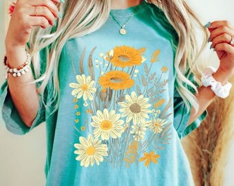 ヴィンテージ押し花 コンフォートカラー Tシャツ ボヘミアン ワイルドフラワー コテージコア シャツ ボタニカル Tシャツ パステルフローラル ネイチャーシャツ ガーデン愛好家ギフト