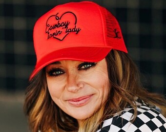 Cowboy Lovin Lady Trucker Hat Cowgirl Trucker Hat Western Trucker Hat Trendy Trucker Hat Cute Cowgirl Hat Trucker Hat Trucker Hat Pour les femmes