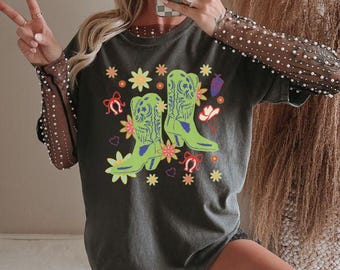 Cowgirl Boots TShirt, uroczy T-shirt w stylu country, vintage, retro, oversize, koszula w stylu western, koszulki graficzne, dla kobiet, koszula koncertowa, rodeo, koszulka kowbojska