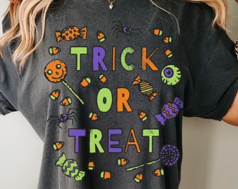 Comfort Colors, Spooky tshirts, Trick or Treat Tee, Halloween t-shirt, Ghost Halloween Shirt, Fall Shirt, oversized shirts Halloween Doodle
