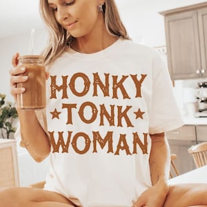 Honky Tonk Woman Tee, Honky Tonk T-shirt, Western Graphic Tshirt, Nashville Tee , Comfort Colors shirt, Concert Tee, Nash Bash, Cowgirl Top