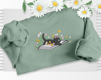 Embroidered Floral Book Cat Sweatshirt, Daisy Flower Crewneck Jumper, Reading Cat Aesthetic Sweatshirt, Cute Bookish Sweater, Cat Lover Gift