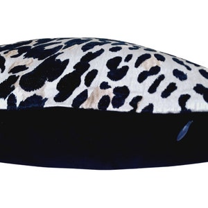 Pillowcase made of luxury upholstery fabric with leopard print, piped pillowcase zdjęcie 2