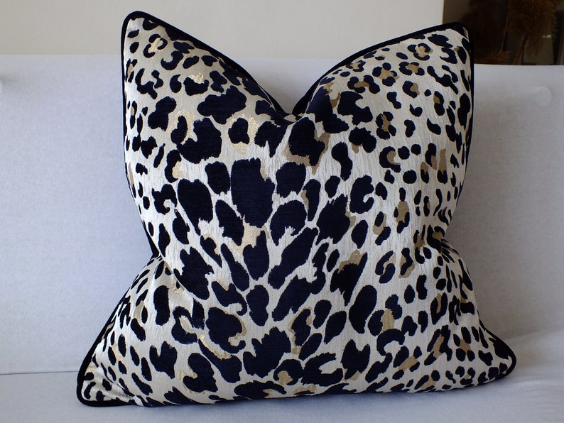 Pillowcase made of luxury upholstery fabric with leopard print, piped pillowcase zdjęcie 8