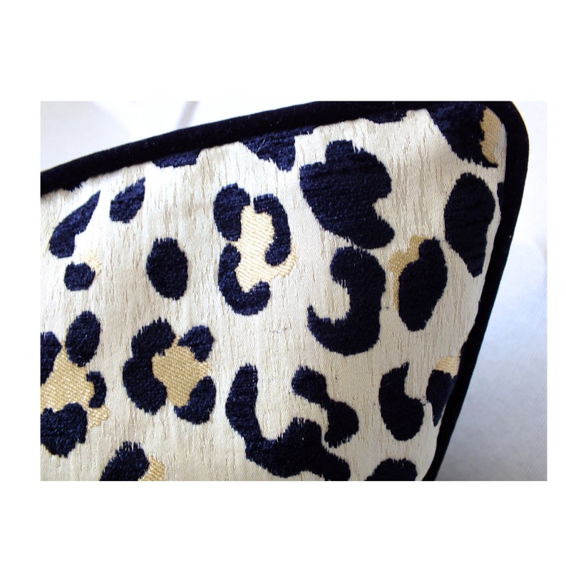 Pillowcase made of luxury upholstery fabric with leopard print, piped pillowcase zdjęcie 4