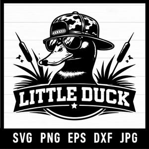 Può includere: Grafica in bianco e nero di un'anatra con occhiali da sole e un berretto da baseball mimetico. Il testo "LITTLE DUCK" è visualizzato su uno striscione. L'immagine include anche le tife e i tipi di file SVG, PNG, EPS, DXF e JPG.