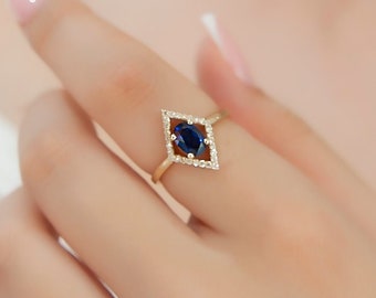 14K Gold Diamond Oval Sapphire Solitaire Ring, Sapphire Ring, Engagement Ring, September Birthstone Ring, Geometric Ring, Diamond Statement