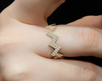 14K Gold Diamond Chevron Ring: Modern Zigzag Wedding Band