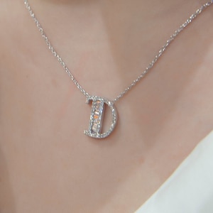 Collar con inicial D en oro de 14 quilates con diamantes naturales, piedras de corte baguette y redondo, colgante de letra personalizado, regalo ideal para ella