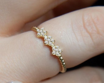 14K Gold Diamant Stern Ring: Zierliches Band für Frauen