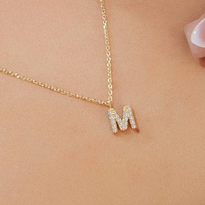 Delicado collar con inicial en oro de 14 quilates, collar con inicial de diamantes, colgante con la letra S, joyería minimalista, joyería personalizada para el día a día de GLC