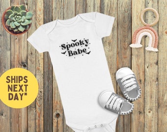 Retro Spooky Babe Onesie, Halloween Onesie, Fall Baby Onesie, Spooky Babe Bodysuit, Halloween Baby Cadeau, Herfst Baby Outfit