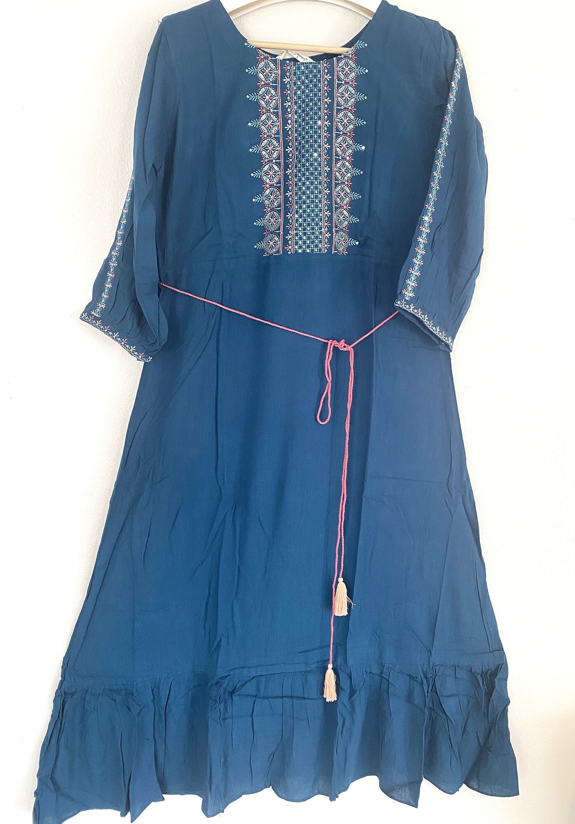 Gown Ladies Mastani Rayon Wrinkle Embroidery Fancy Dori Partywear Kurti long dress