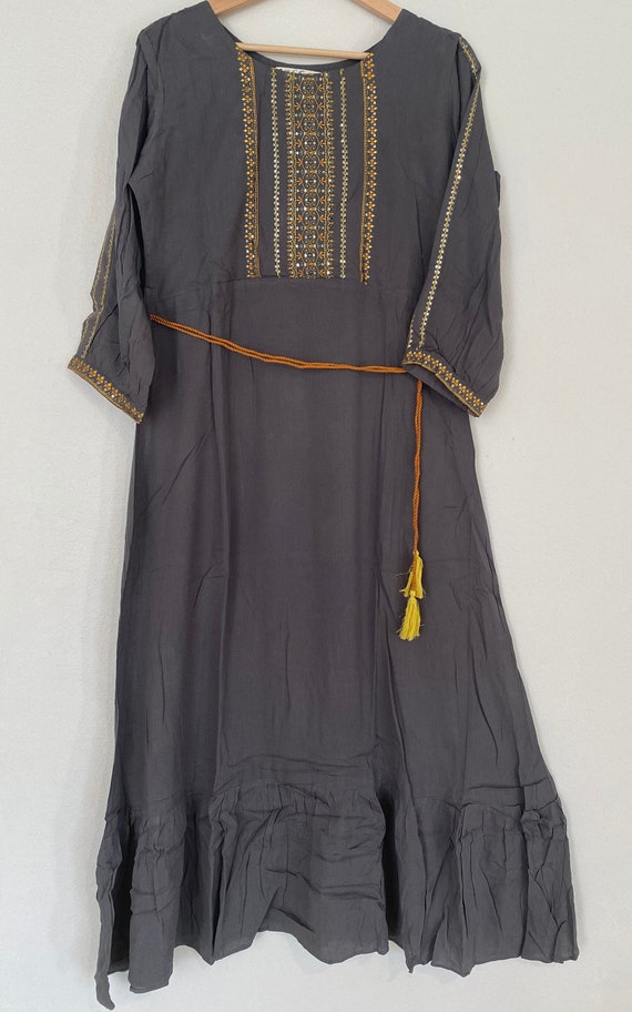 Gown Ladies Mastani Rayon Wrinkle Embroidery Fancy Dori Partywear Kurti long dress