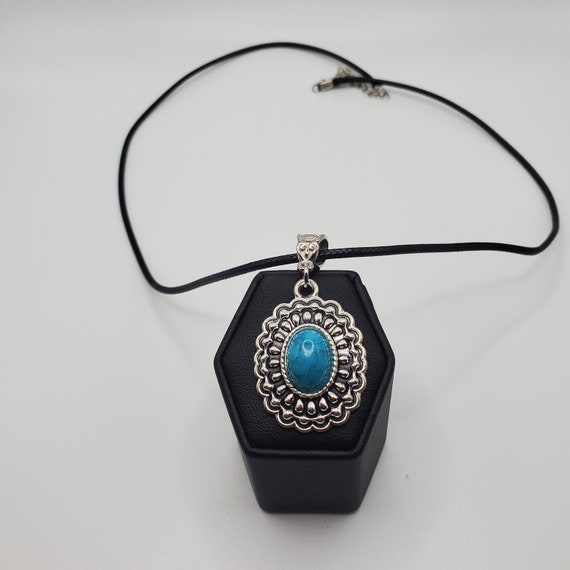 Vintage Turquoise Pendant with Necklace - image 3