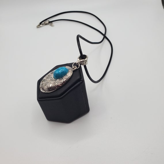 Vintage Turquoise Pendant with Necklace - image 5