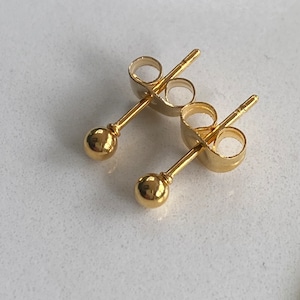Unisex pair 18k gold plated tiny ball stud earrings small 2mm 3mm medium 4mm large 5mm