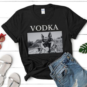 Custom Dog or Cat Portrait T-Shirt – Personalized Gift for Woman, Perfect for Her – Unique Pet Lover Gift, Vintage Style