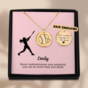Collier softball personnalisé initiale avec message sur carte, cadeau joueuse fin de saison, senior night, bijou motivation softball fille