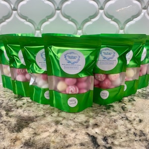 Freeze Dried Candy Made Artificial Dye-Free Candy - &quot;Taffy Cloud&quot;