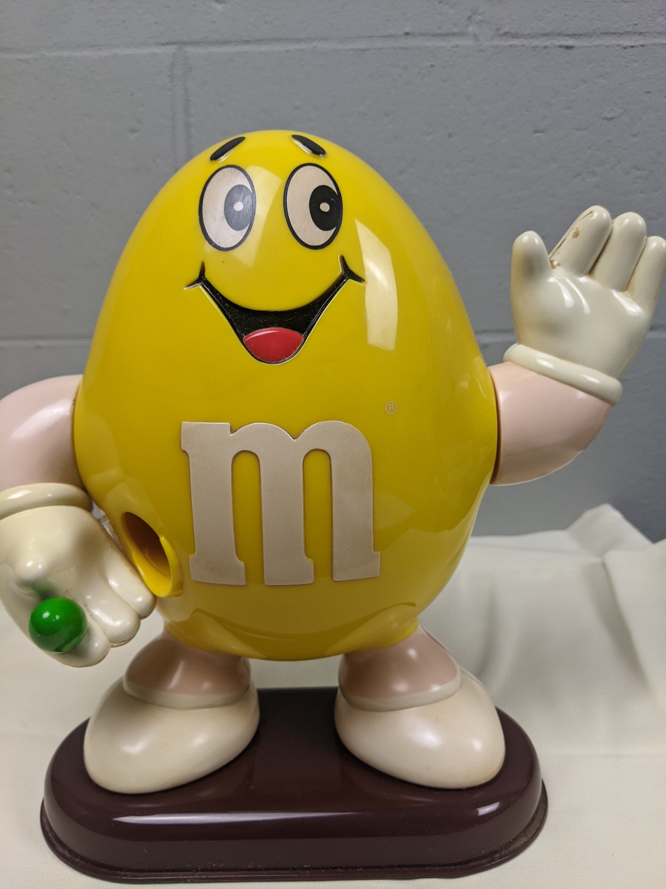 Vintage 1991 M&M Man Candy Dispenser Yellow Peanut M&M Candies Pull  Arm