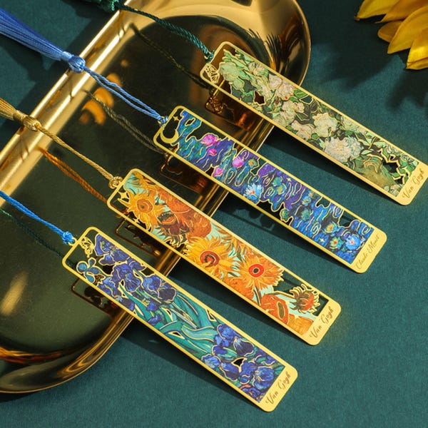Vintage Floral Metal Bookmark: Hollow Bronzed Design with Tassel, Book Club Gift for Readers