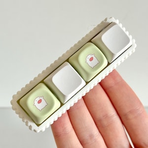 4 Button Warawara Keyboard Fidget Toy Keychain - 4 Key ASMR Sensory ADHD Fidget Toy with Creamy Clicky Switches & Studio Ghibli Keycaps