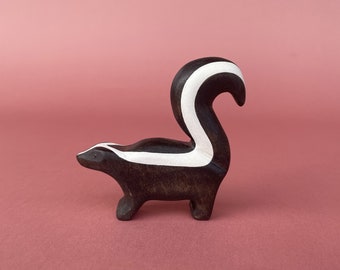 Wooden skunk figurine - Wooden animal toys - Forest animal toys -  Wooden animal figurines - Skunk toy