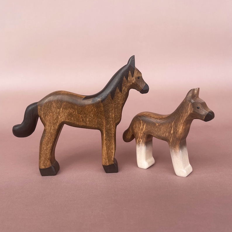 Wooden horse & foal figurine 2pcs Wooden animal toys Farm animals Horse toy Natural Toys Wooden Toy Wooden animal figurines image 3