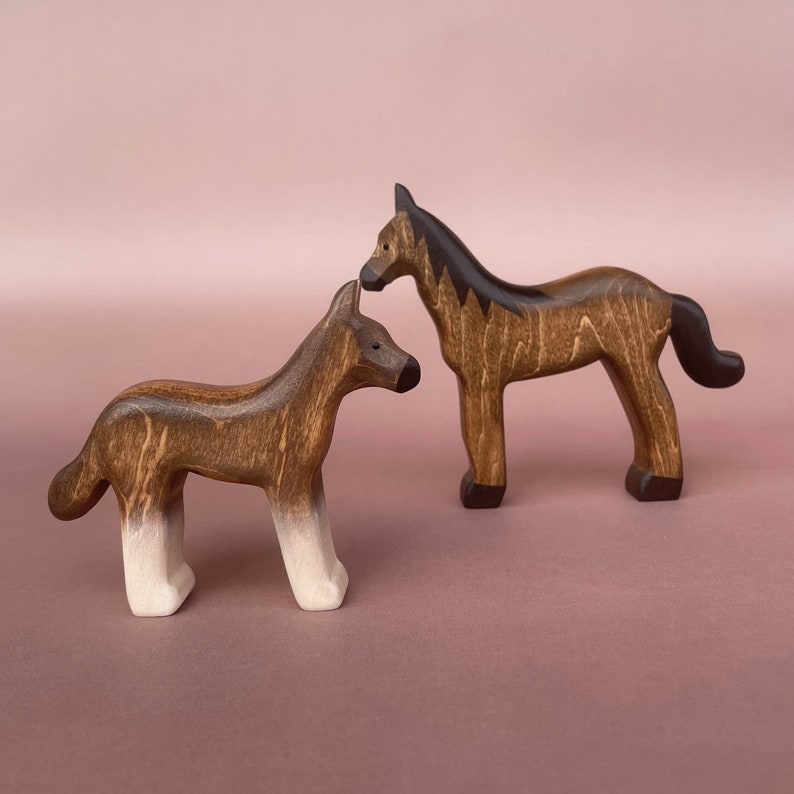 Wooden horse & foal figurine 2pcs Wooden animal toys Farm animals Horse toy Natural Toys Wooden Toy Wooden animal figurines image 1