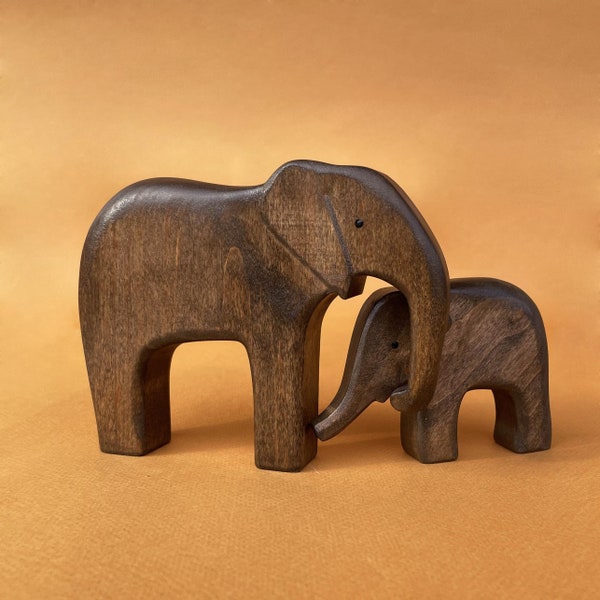 Wooden elephant figurines (2 pcs) - Animal figurines - Toy wooden animals - Figurines of African animals - Wood elephant toy