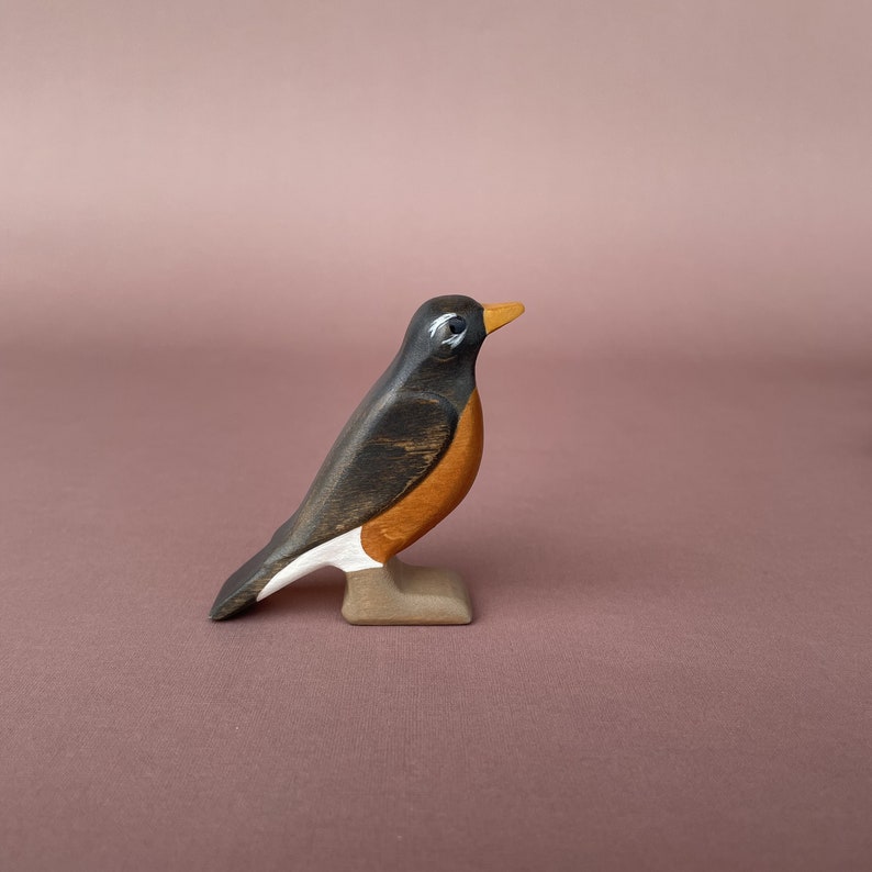 Wooden bird figurine Wooden toys American robin wooden toys Montessori Waldorf Toys Wooden bird toy Perfect Gift for Animal Lovers image 2