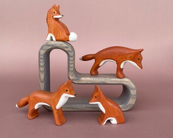 Wooden fox figurines (4pcs) - Wooden toys - Woodland animal figurines - Fox toy - Baby gift
