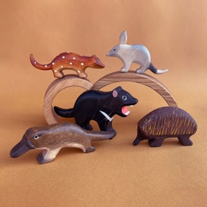 Wooden Australian animals figurines set (5 pcs) - Wooden toys - Animals toys - Wooden Bilby Echidna figurines - Carved wooden toys