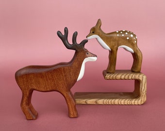 Wooden Deer and fawn figurines (2 pcs) - Toy wooden animals - Handcrafted wooden Toys - Wooden deer figurine