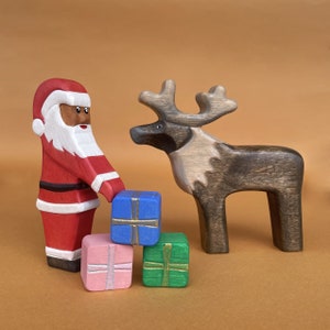 Christmas play set 6pcs Wooden Toy Set: Santa, Reindeer, Sleigh, and Gifts Wooden reindeer and sleigh toy Santa toy image 2