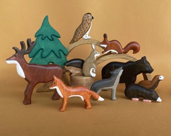Figurines d'animaux en bois (11 pcs) - Jouets animaux de la forêt - Arbre en bois - Jouets en bois pour cerfs, renard, loup, lièvre, chouette, taupe et écureuil