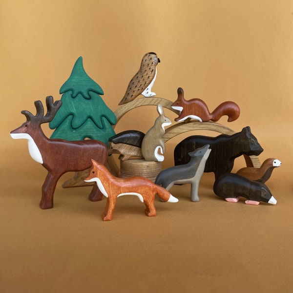 Wooden animal figurines (11 pcs) - Woodland animals toys - Wooden tree toy - Wooden Deer, Fox, Wolf, hare, Owl, Mole and squirrel toys